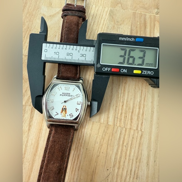 Vintage hush Puppies barrel shaped silver tone brown leather watch NEW BATTERY - Picture 11 of 11